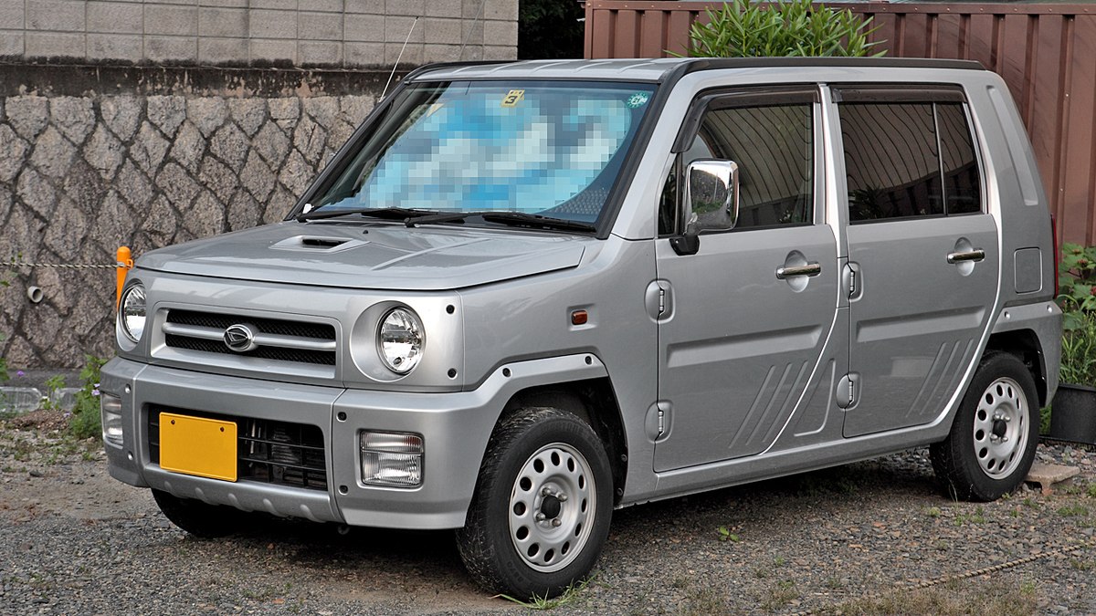 The Mind-blowing Evolution of the Daihatsu Naked over the Years